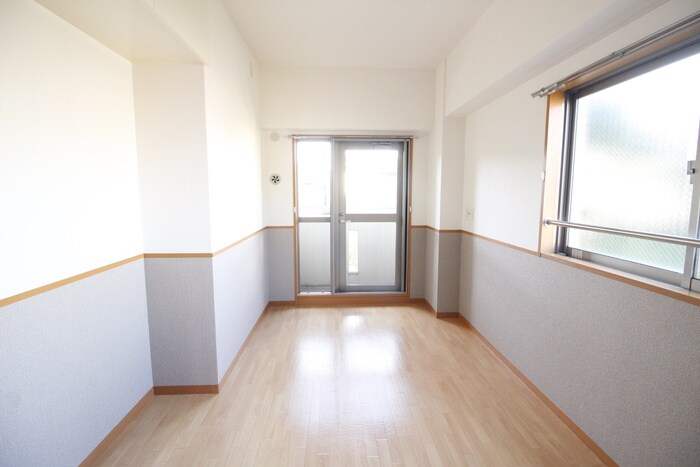 物件内観写真9　(居室)