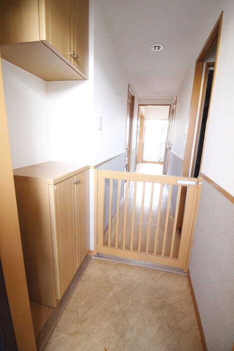 物件内観写真16　(玄関)