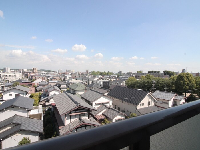 物件内観写真11　(室内からの展望)