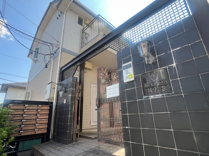 物件外観写真3　(エントランス部分)