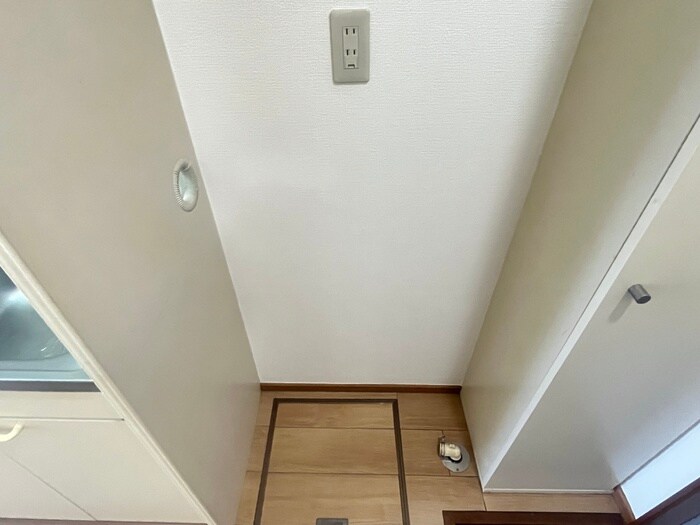 物件内観写真15　(洗濯機置場)