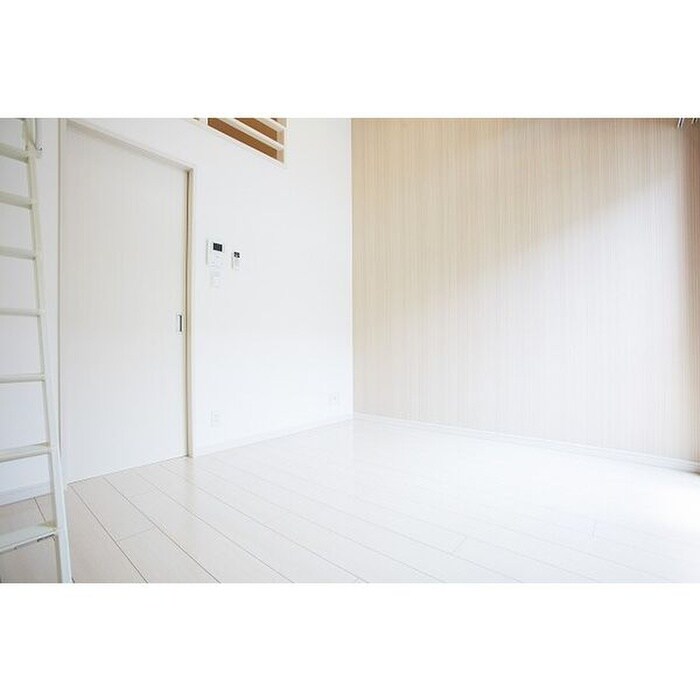 物件内観写真3　(居室)