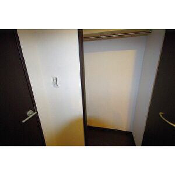 物件内観写真5　(収納)