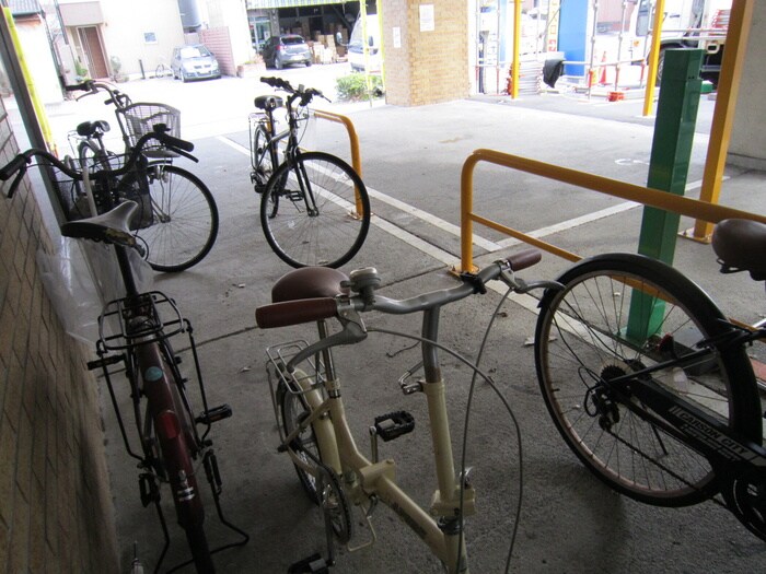 物件外観写真6　(駐輪場)