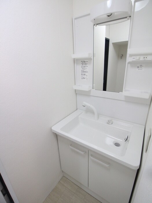 物件内観写真11　(洗面)