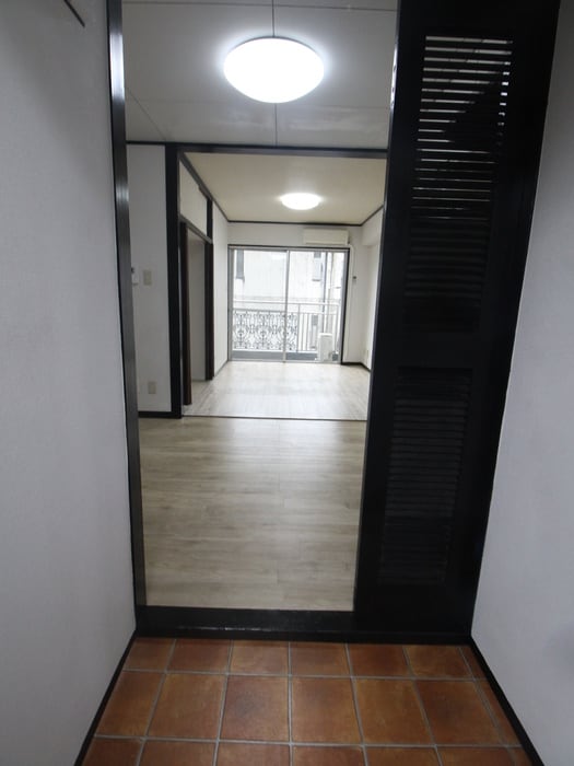 物件内観写真17　(玄関)