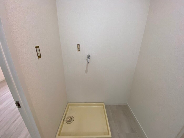 物件内観写真13　(洗濯機置場)