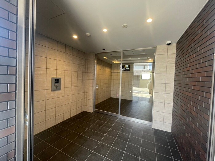 物件外観写真4　(エントランス部分)