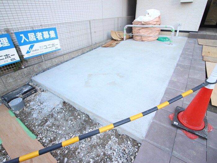 物件外観写真5　(駐車場)