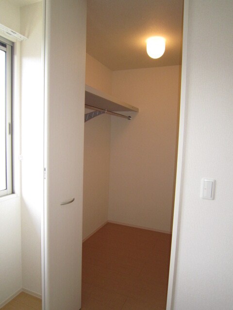 物件内観写真9　(収納)