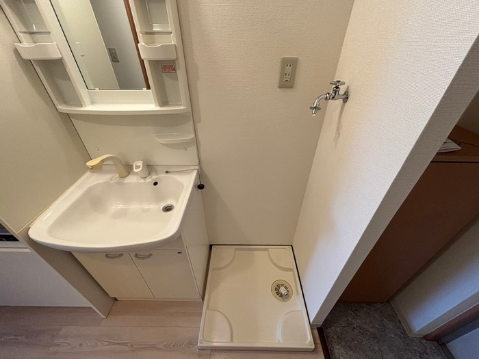 物件内観写真15　(洗濯機置場)