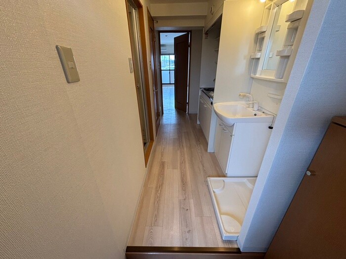 物件内観写真18　(廊下)