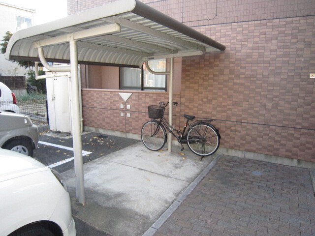 物件外観写真2　(駐輪場)