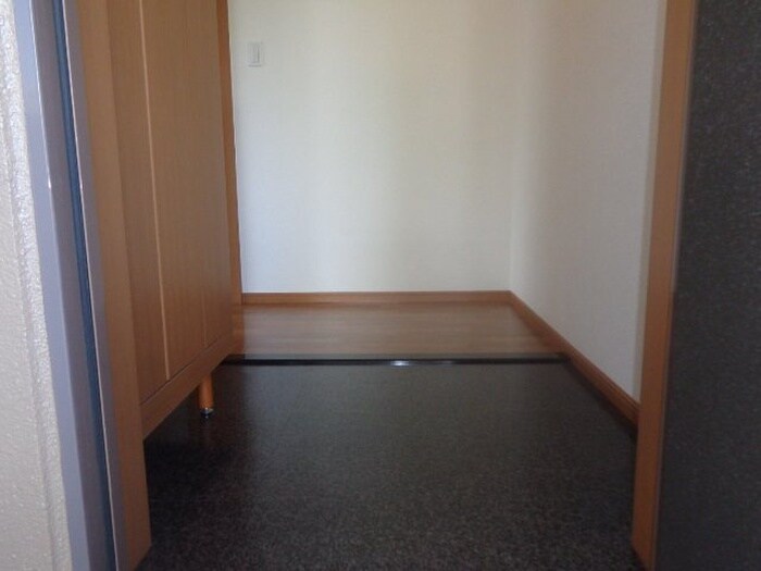 物件内観写真14　(玄関)
