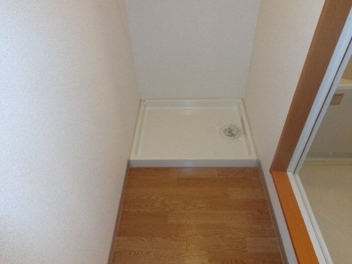 物件内観写真17　(洗濯機置場)