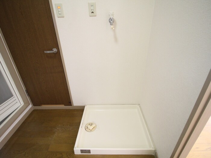 物件内観写真13　(洗濯機置場)