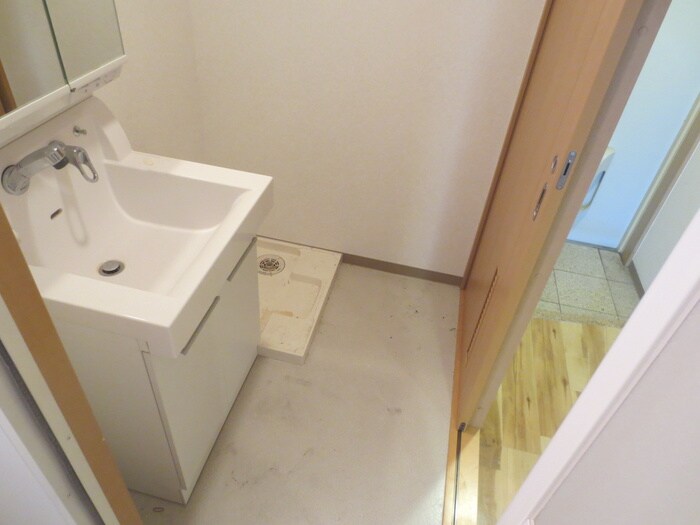 物件内観写真17　(洗濯機置場)