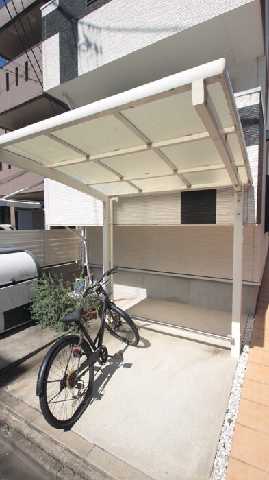 物件外観写真2　(駐輪場)