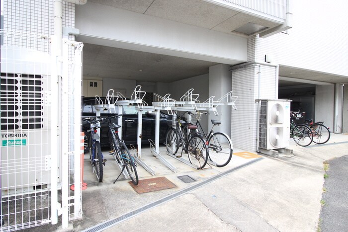 物件外観写真5　(駐輪場)