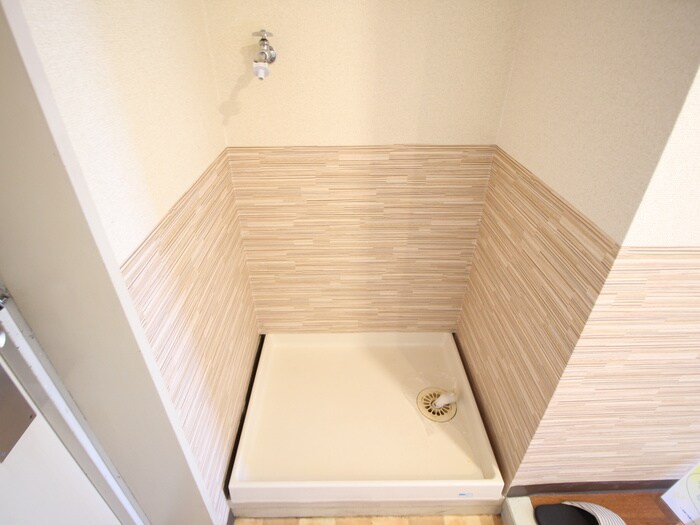 物件内観写真14　(洗濯機置場)