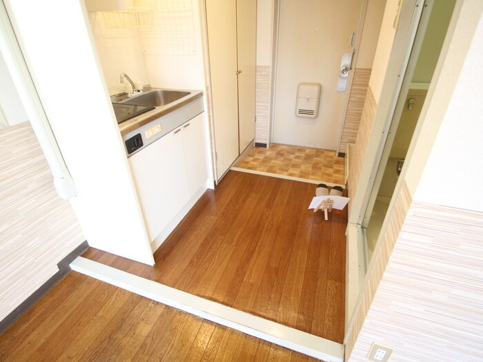 物件内観写真15　(廊下)