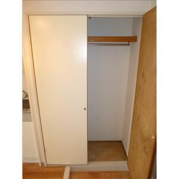 物件内観写真16　(収納)