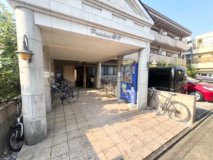 物件外観写真5　(エントランス部分)