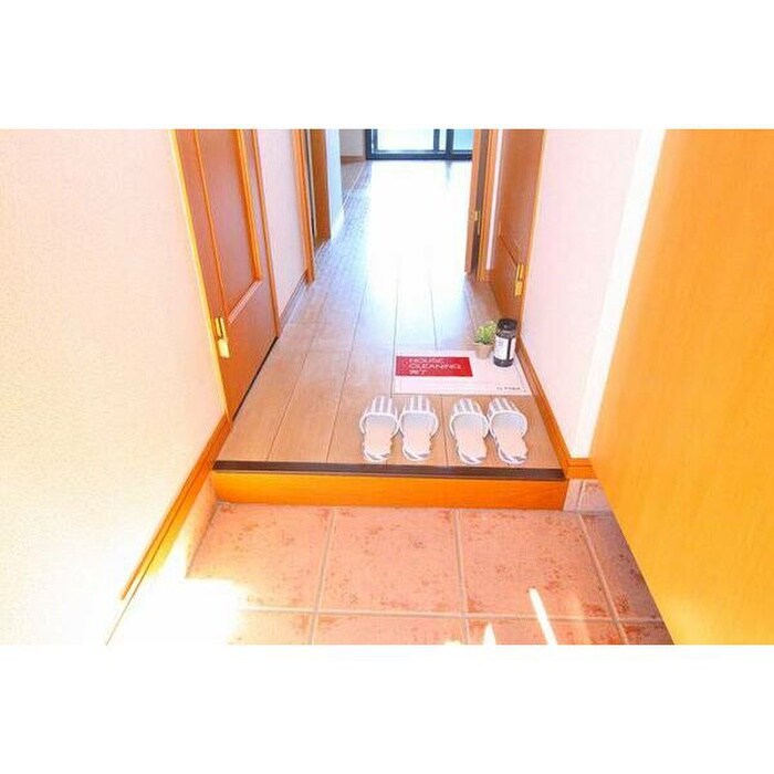 物件内観写真14　(玄関)