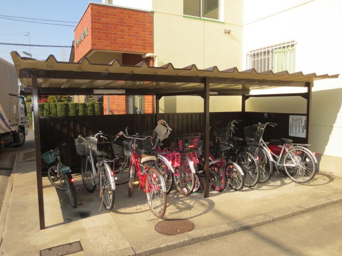 物件外観写真3　(駐輪場)