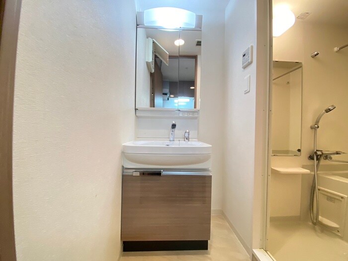 物件内観写真4　(洗面)