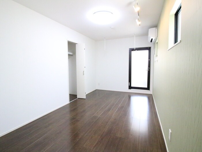 物件内観写真9　(居室)