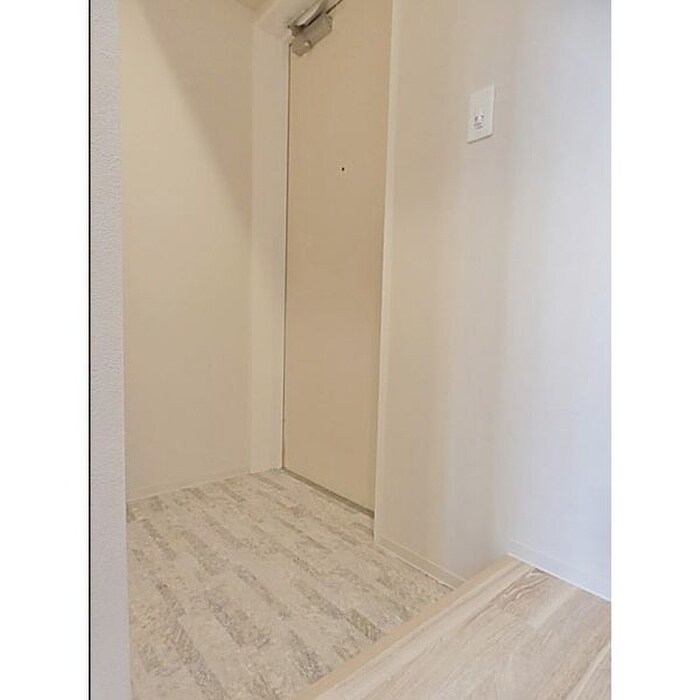 物件内観写真7　(玄関)