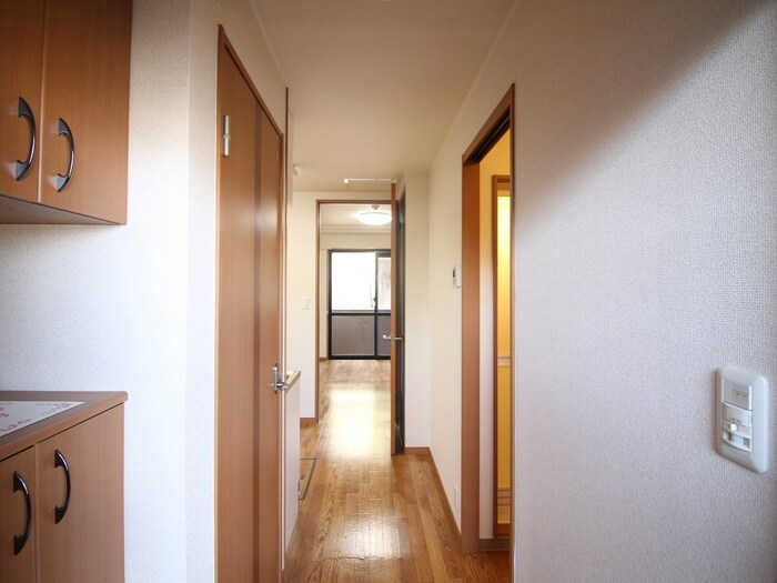 物件内観写真19　(廊下)