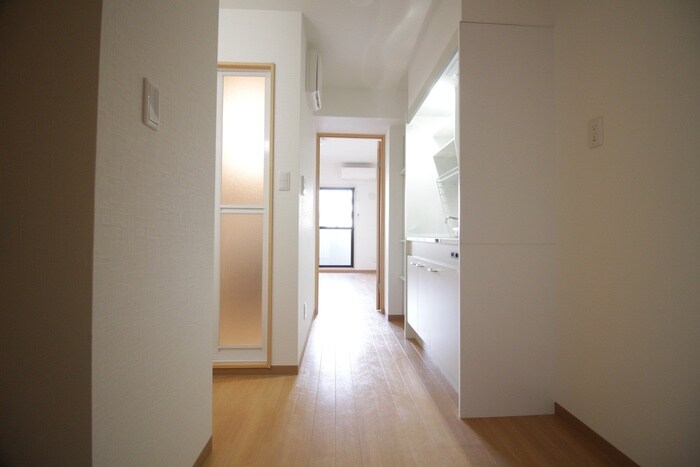 物件内観写真20　(廊下)
