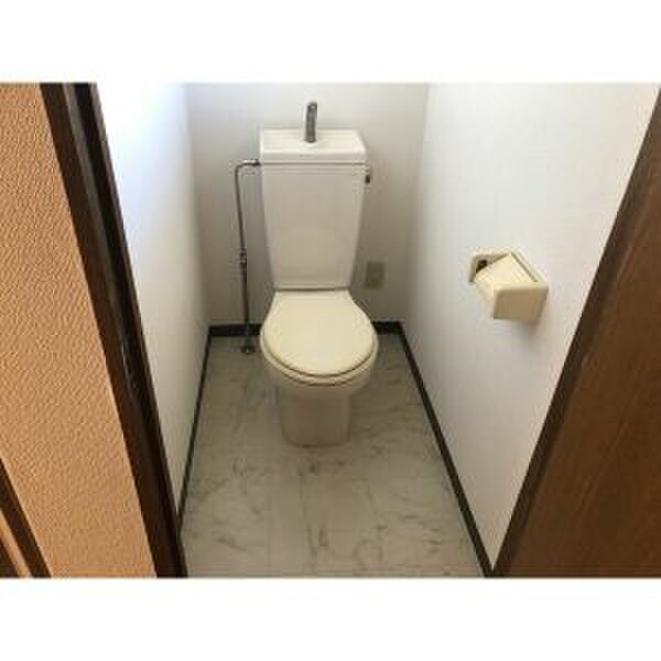 物件内観写真2　(トイレ)