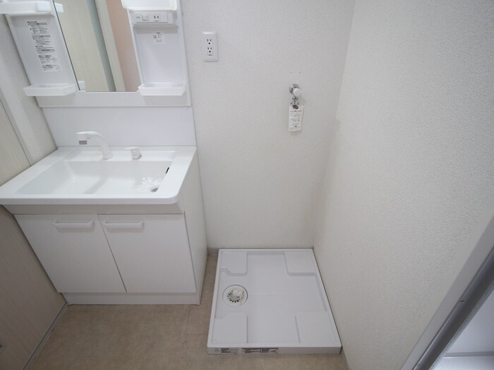 物件内観写真15　(洗濯機置場)