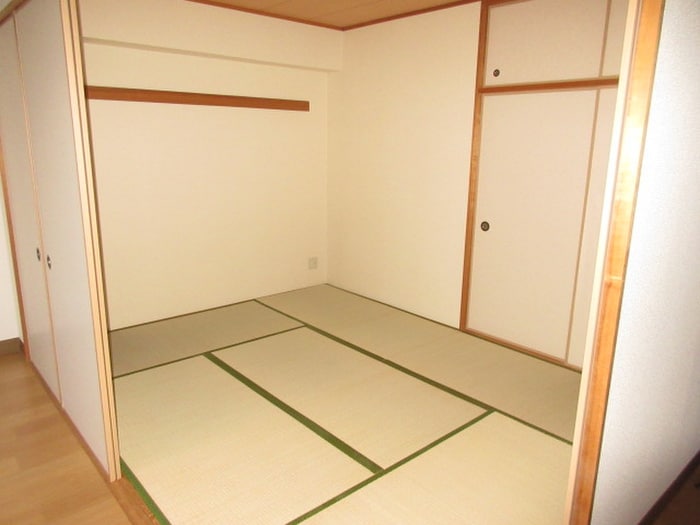 物件内観写真10　(居室)