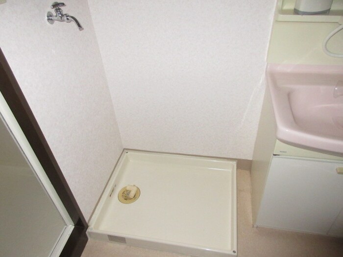 物件内観写真13　(洗濯機置場)