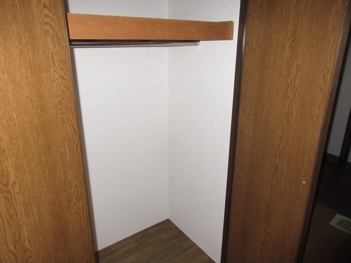 物件内観写真15　(収納)