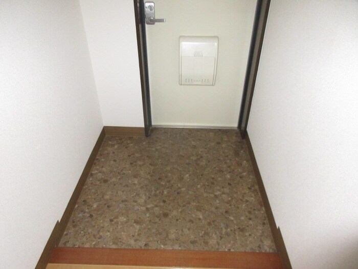 物件内観写真16　(玄関)