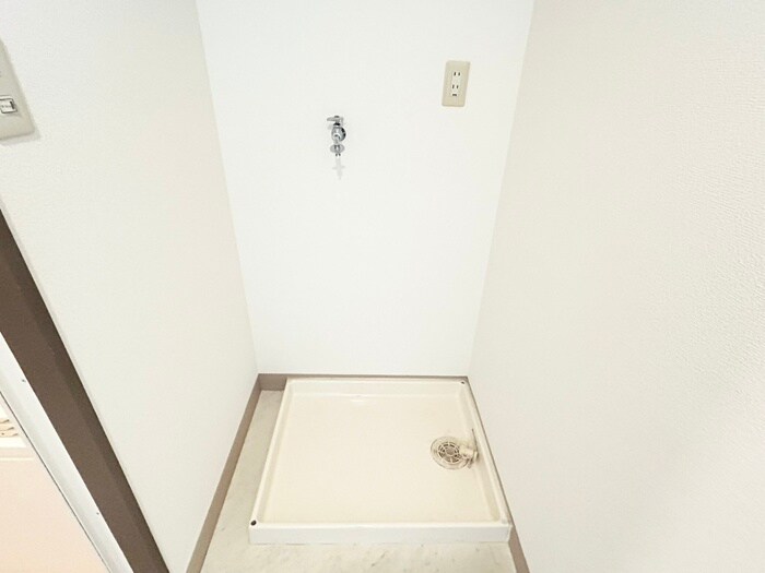 物件内観写真16　(洗濯機置場)