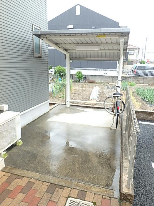 物件外観写真5　(駐輪場)