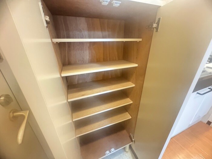 物件内観写真12　(靴箱)