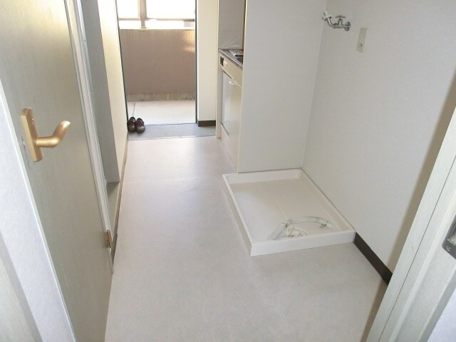 物件内観写真15　(洗濯機置場)