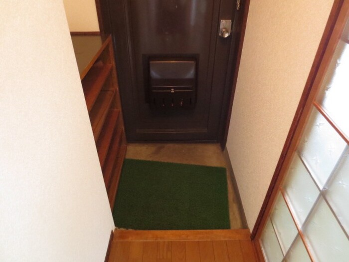 物件内観写真15　(玄関)