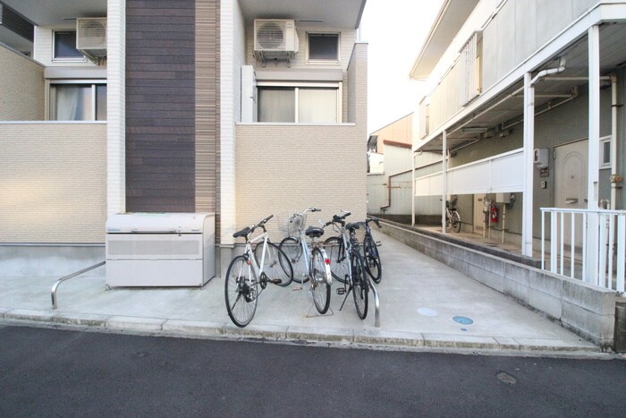 物件外観写真3　(駐輪場)