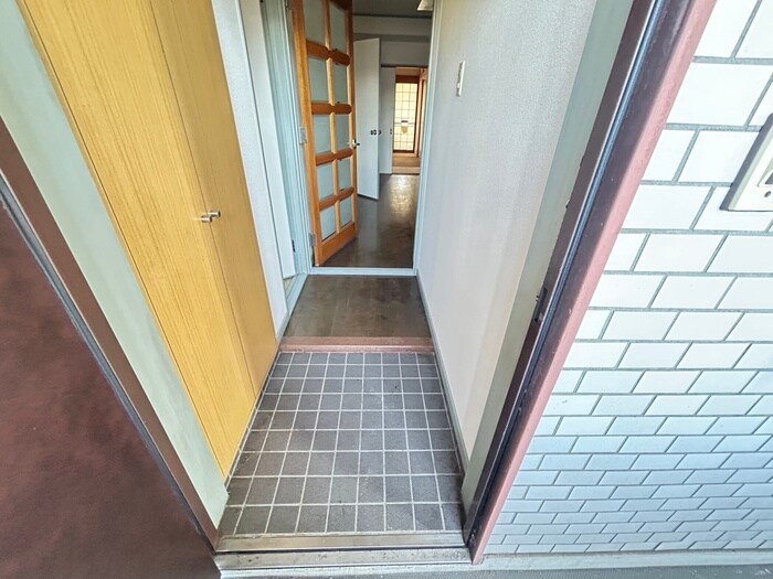物件内観写真14　(玄関)