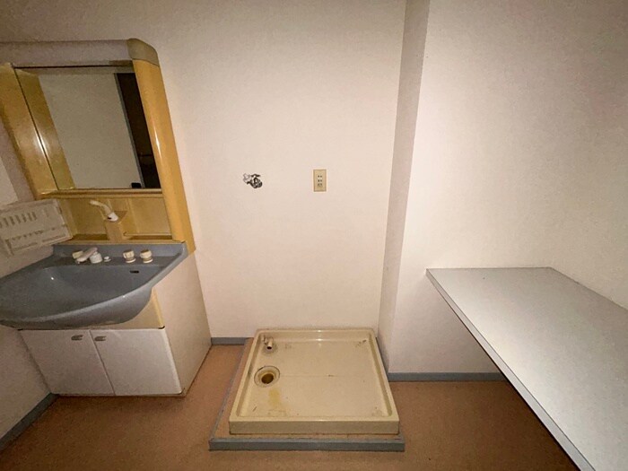 物件内観写真22　(洗濯機置場)