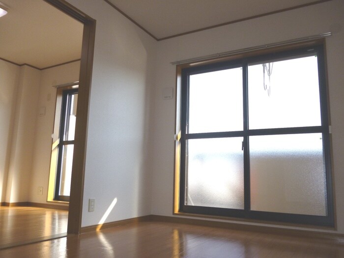 物件内観写真4　(居室)