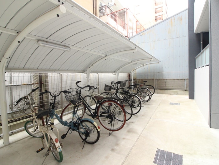 物件外観写真5　(駐輪場)